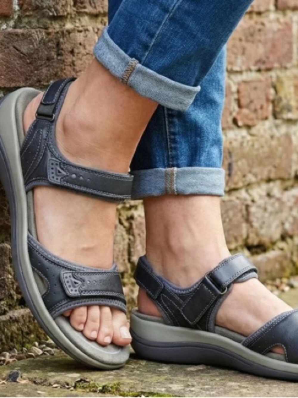 OrththoFeet Malibu Black Leather Sandals 9D